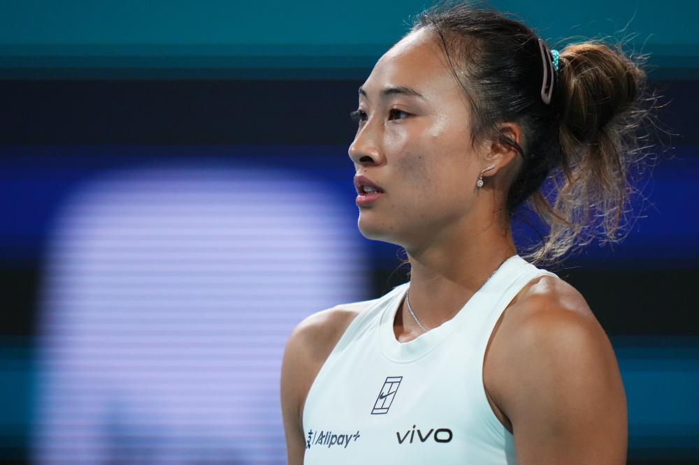 晨守候在电 晨守候在电